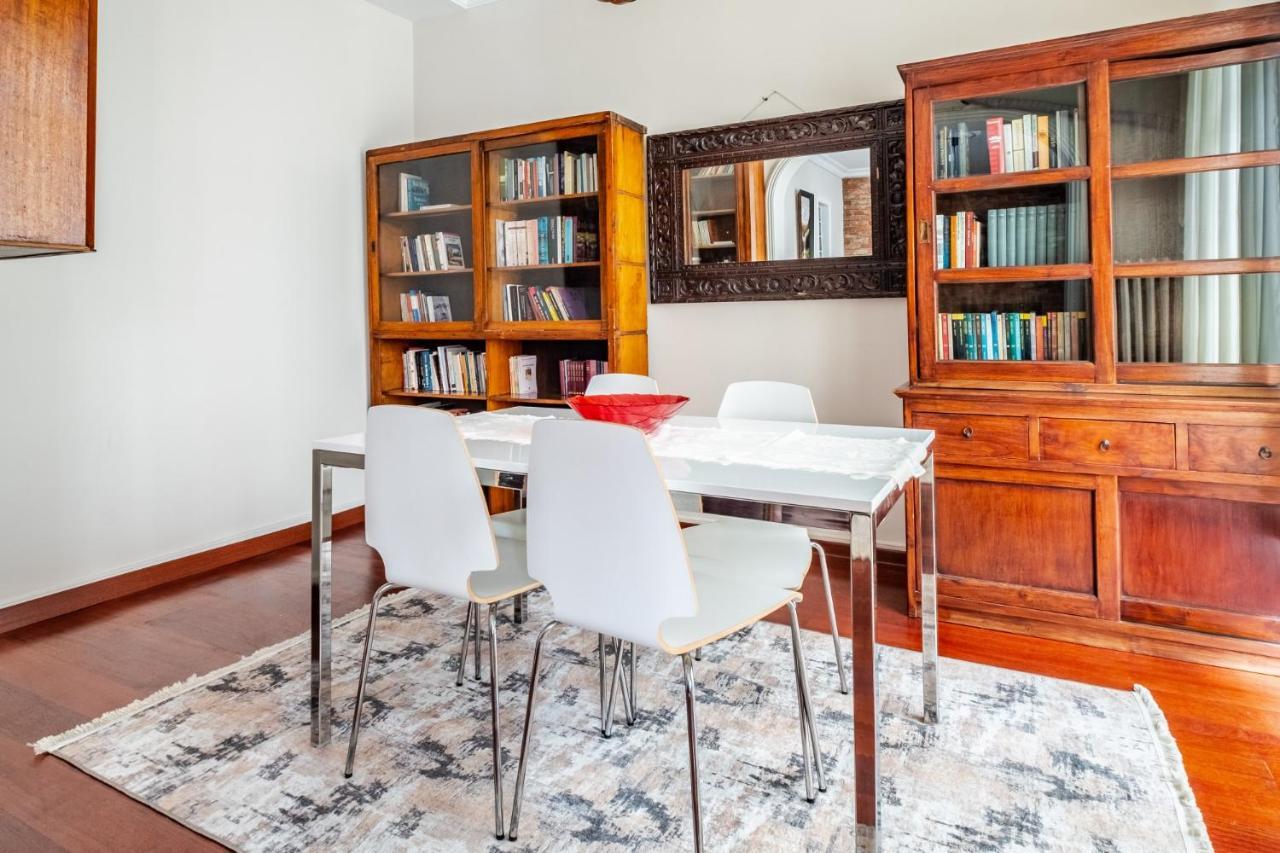 Centrally Located With Balcony In Sisli Appartement