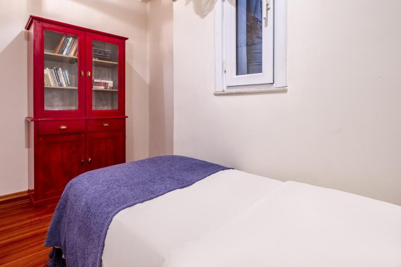 Centrally Located With Balcony In Sisli * Istanboel